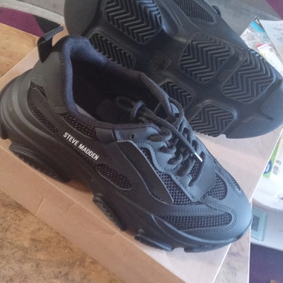 Shoes - Picture 2 of 2